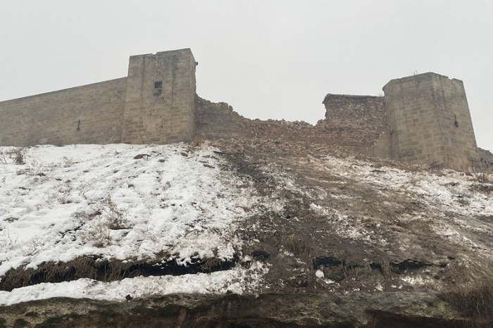 Разрушенные стены крепости Газиантепа. Источник фото: arkeofili.com
