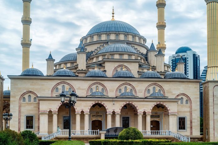 Мечеть "Сердце Чечни" в Грозном. Фото: elements.envato.com, автор: Yakov_Oskanov.