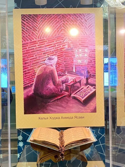 Фото с выставки «Наследие Ясави и древний Туркестан» 