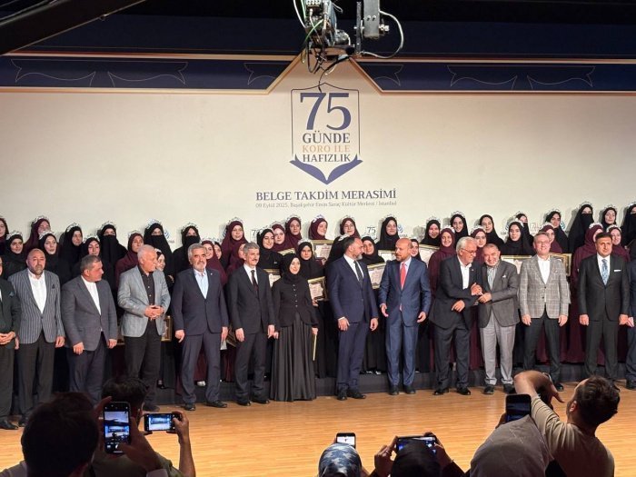 Выпуск курса заучивания Корана в Турции. Фото предоставлено Алией Тазиевой.